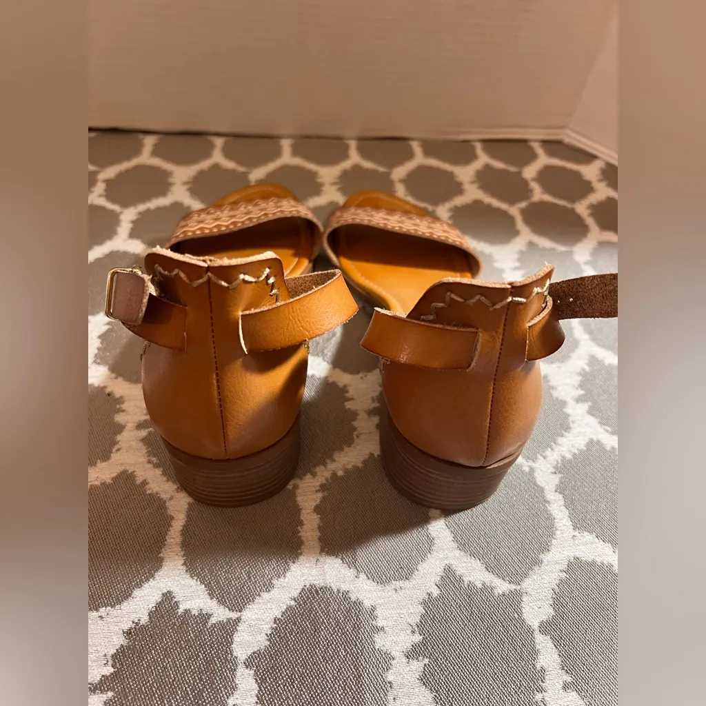 Madden Girl Tan Patterned Sandals - Image 8
