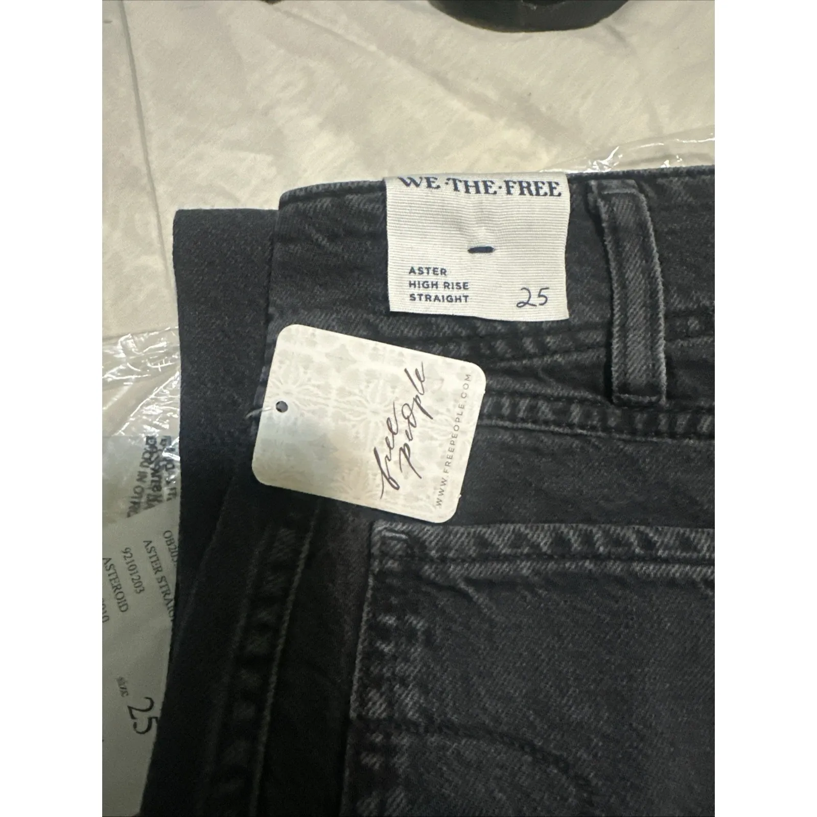 NEW FREE PEOPLE WE THE FREE ASTEROID BLACK ASTER STRAIGHT LEG JEANS SZ 325 - Image 3