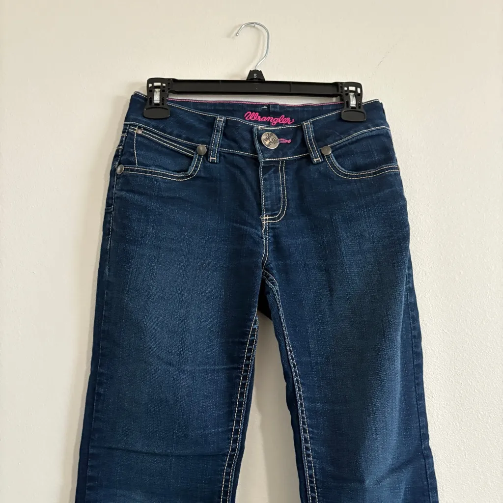Wrangler Classic Dark Wash Flare Blue Women's Jeans Size 3/4 /30 - Image 2