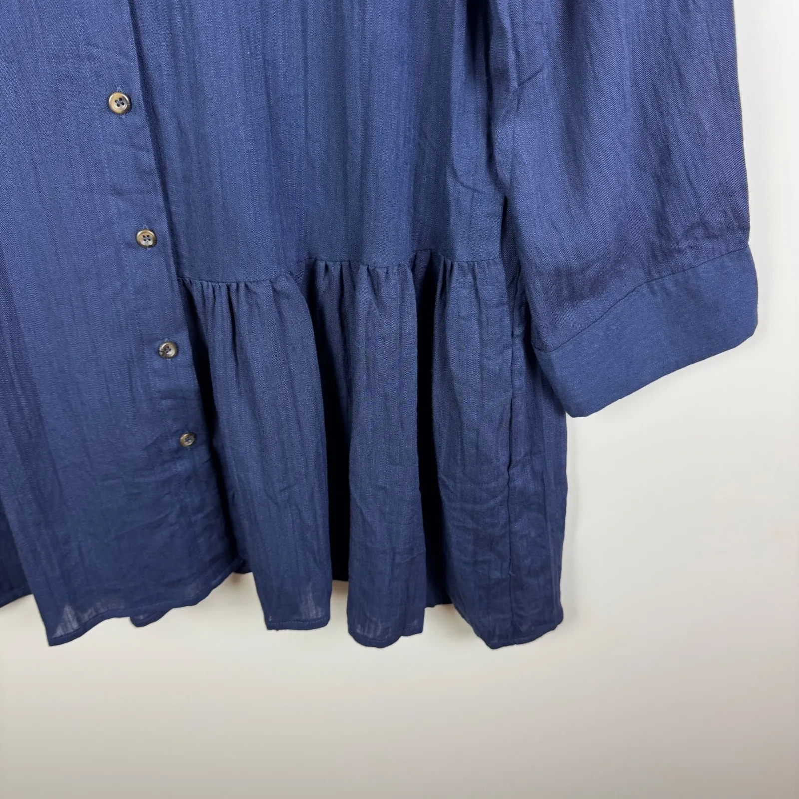 NWT Davi & Dani‎ Button Down Tunic Top Medium Blue Peplum Hem Pockets Lagenlook - Image 3