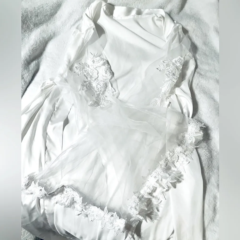 Vintage Satin Sheer Lace White Robe Sz S - Image 6