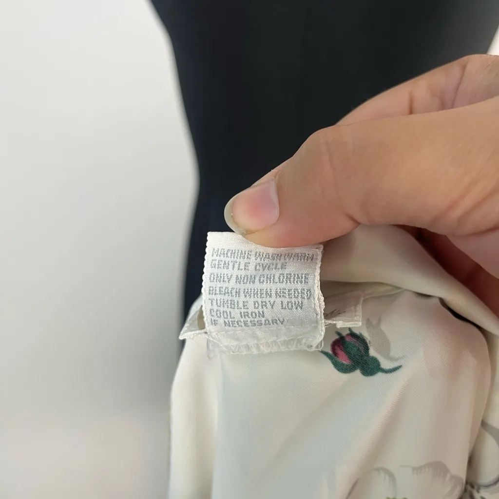 Vintage fantasies by Morgan Taylor equestrian white satin robe size P - Image 7