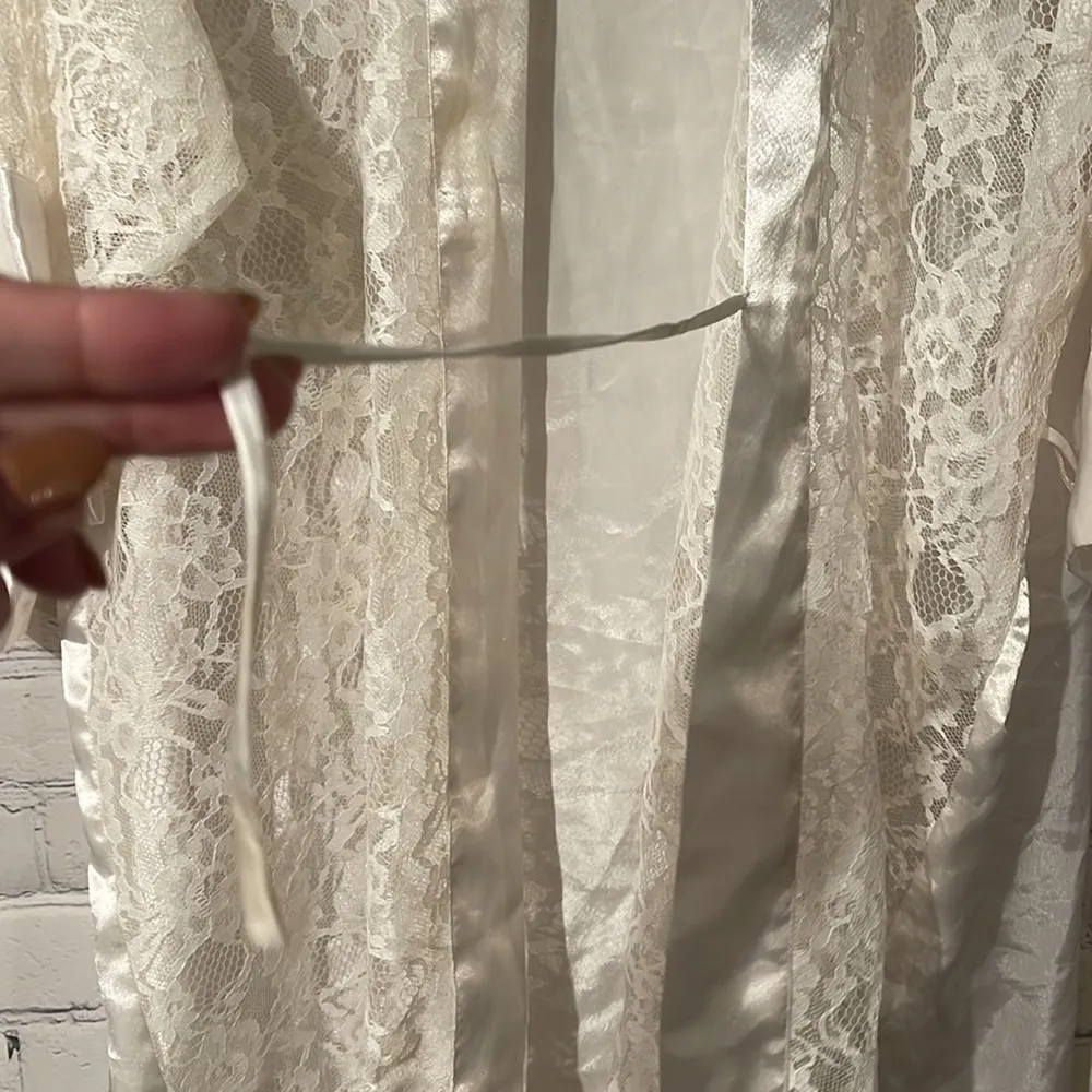 Victoria’s Secret Vintage Gold Label off white robe OSFA lace inserts - Image 7