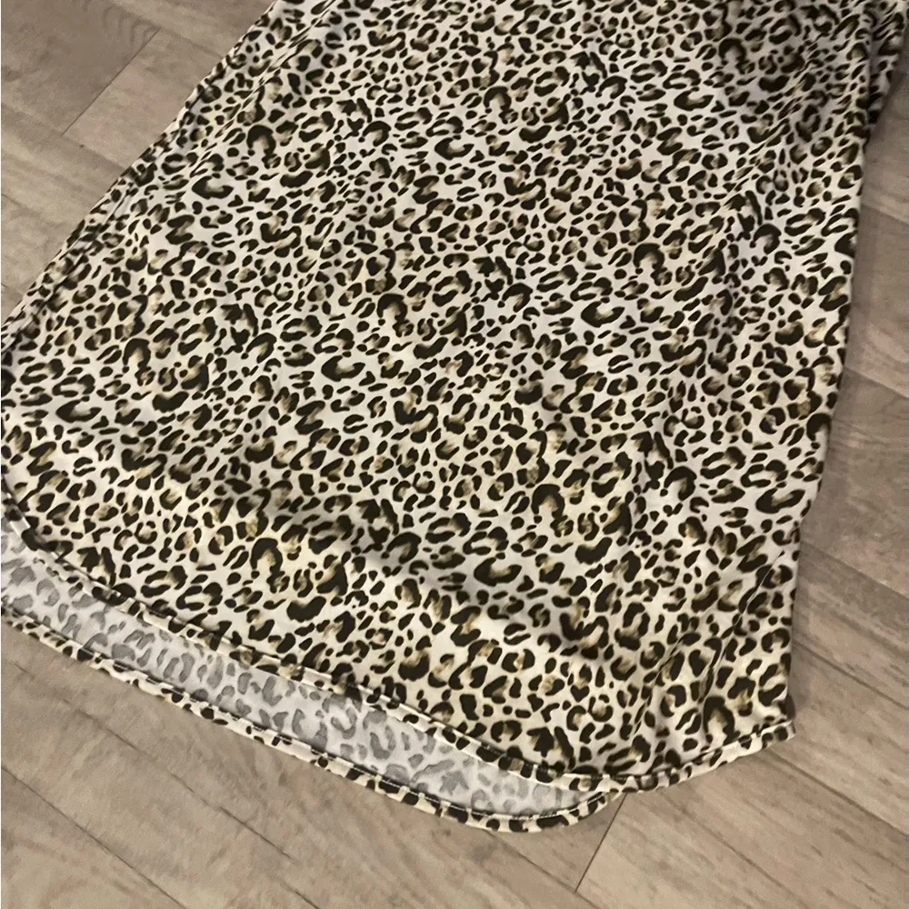 Wonderly NWT medium Leopard Print Sleeveless dress - Image 2