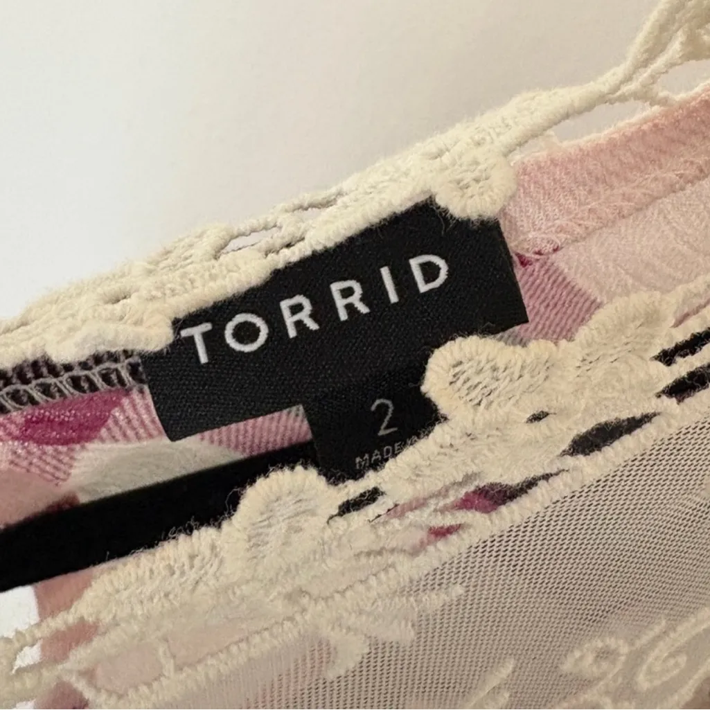 Torrid Crinkle Gauze Crochet Trim Detail Top Purple Plaid Boho Style Festival - Image 5