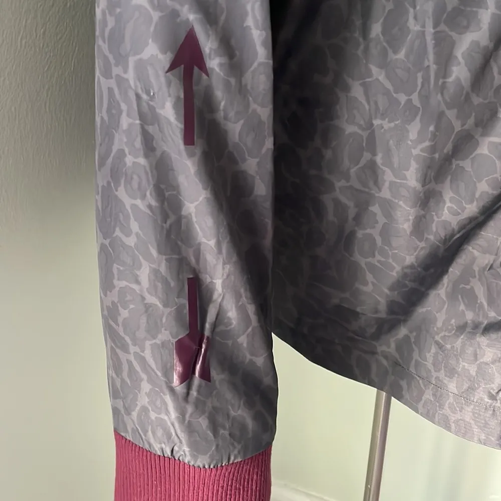 The Upside Snow Leopard windbreaker jacket Gray Size 8 - Image 10