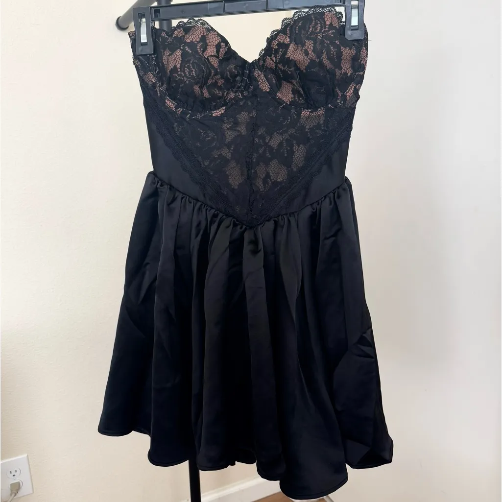 HOUSE OF CB ‘Jadore’ Black Lace and Satin Strapless Mini Dress NWOT size‎ XS - Image 4