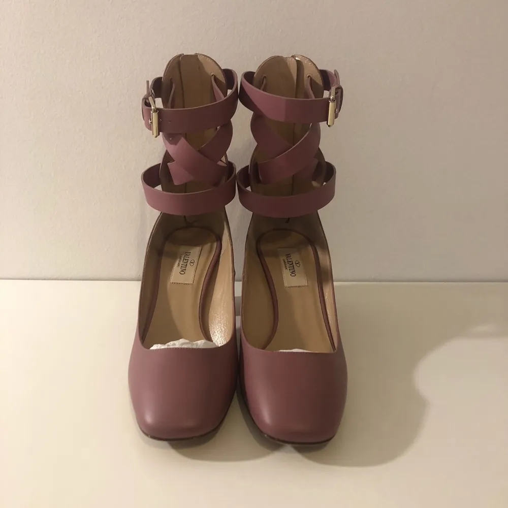 Valentino Garavani Rockstud Leather Heel Pumps Pink Size 7 - Image 4