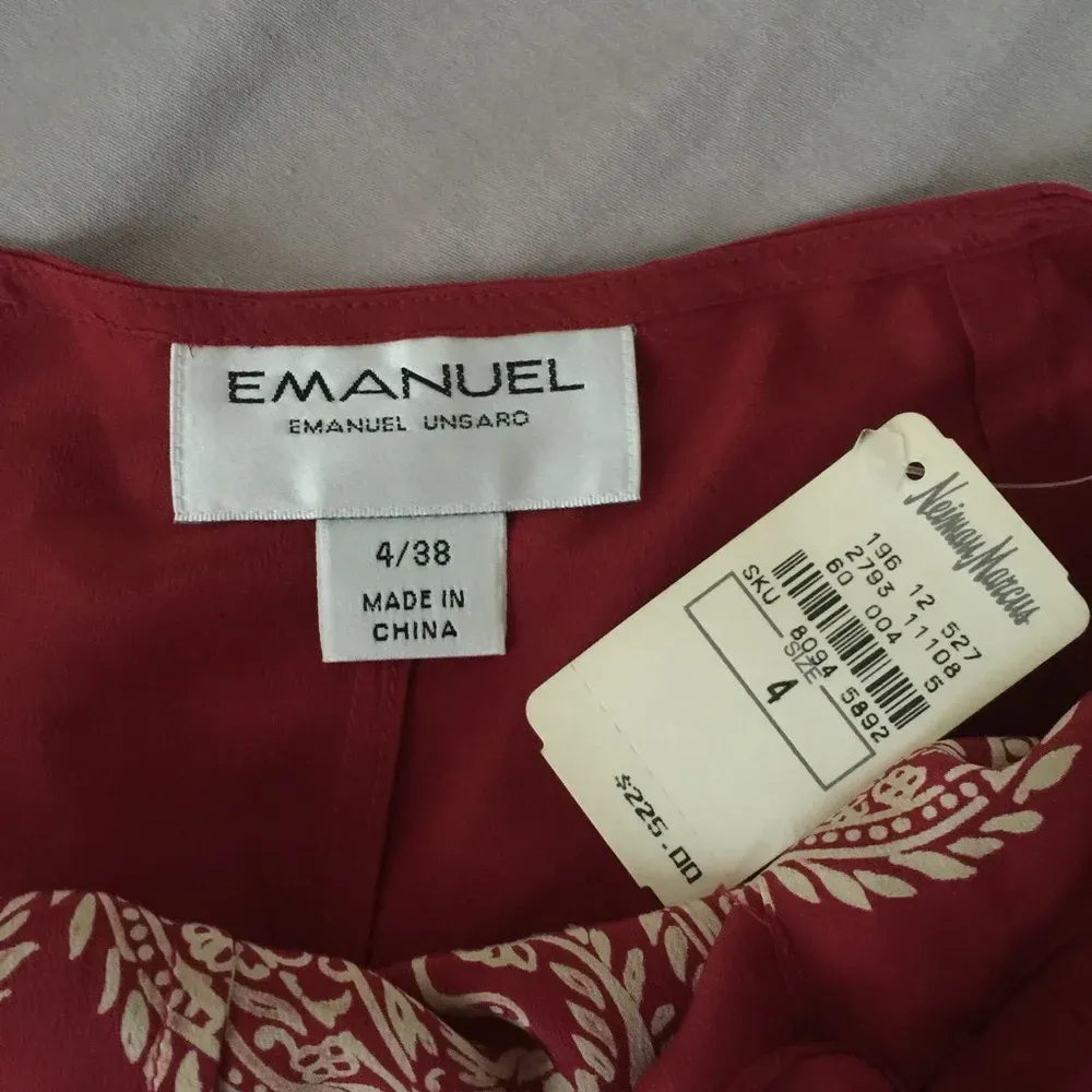 Emanuel Ungaro Women’s 100% Silk Wrap Red Skort size 4 NWT Deadstock - Image 3