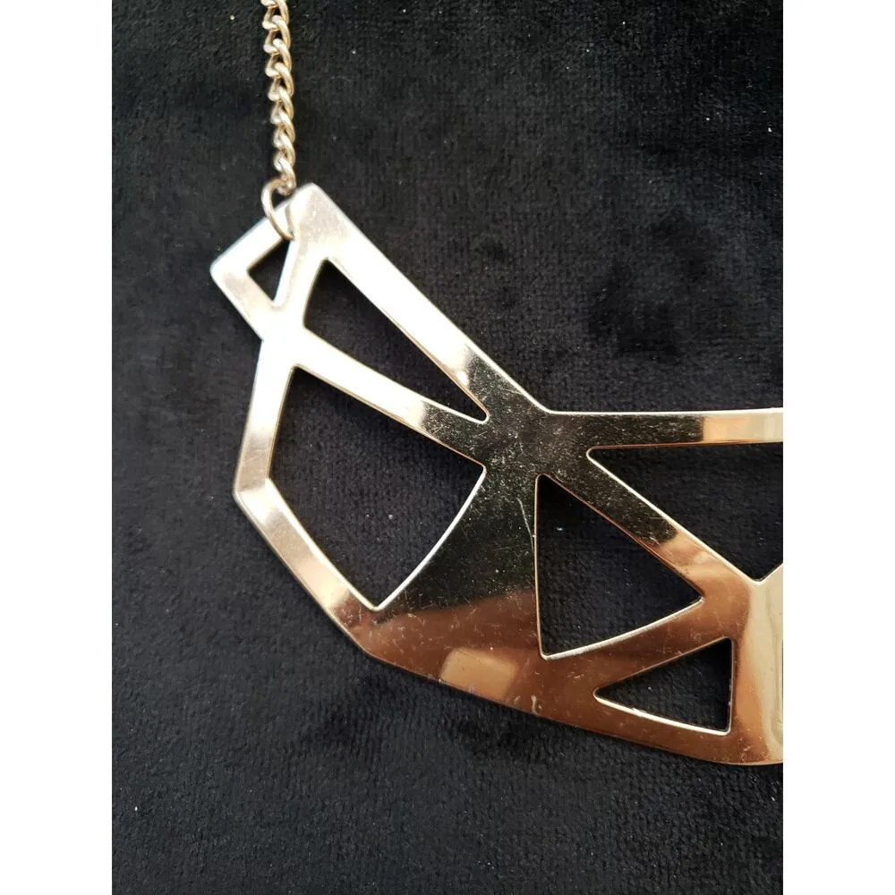 Womens Graceful Gold Tone Geo Cutout Statement Necklace Jewelry with Lobster - Image 4