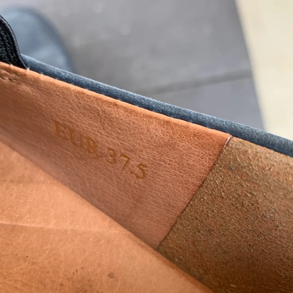 FitFlop Black Leather and Suede Mary Jane Shoes Size 37.5 - Image 6