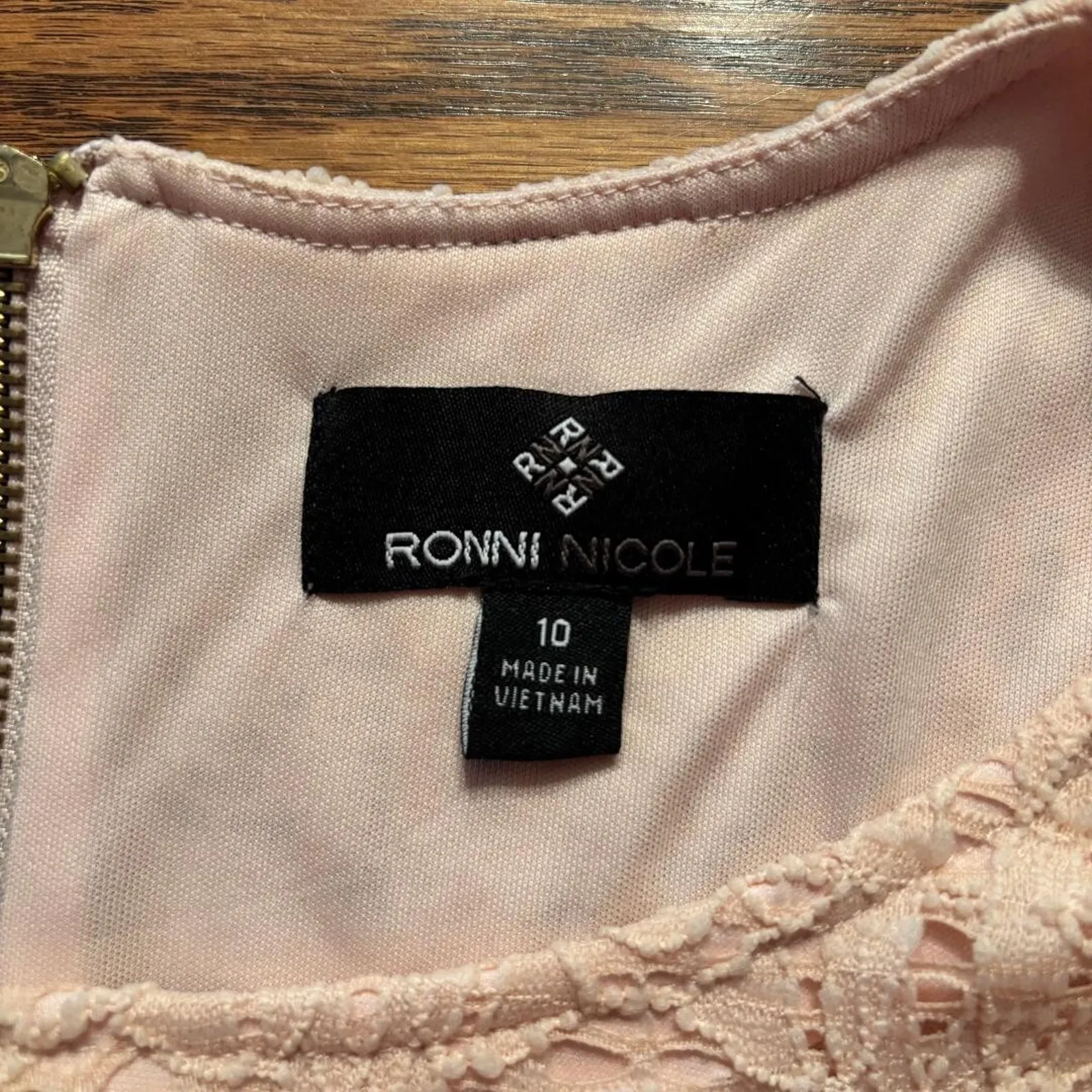 Ronni Nicole 3/4 Bell Sleeve Pink Lace Knee Length Dress Size 10 - Image 4