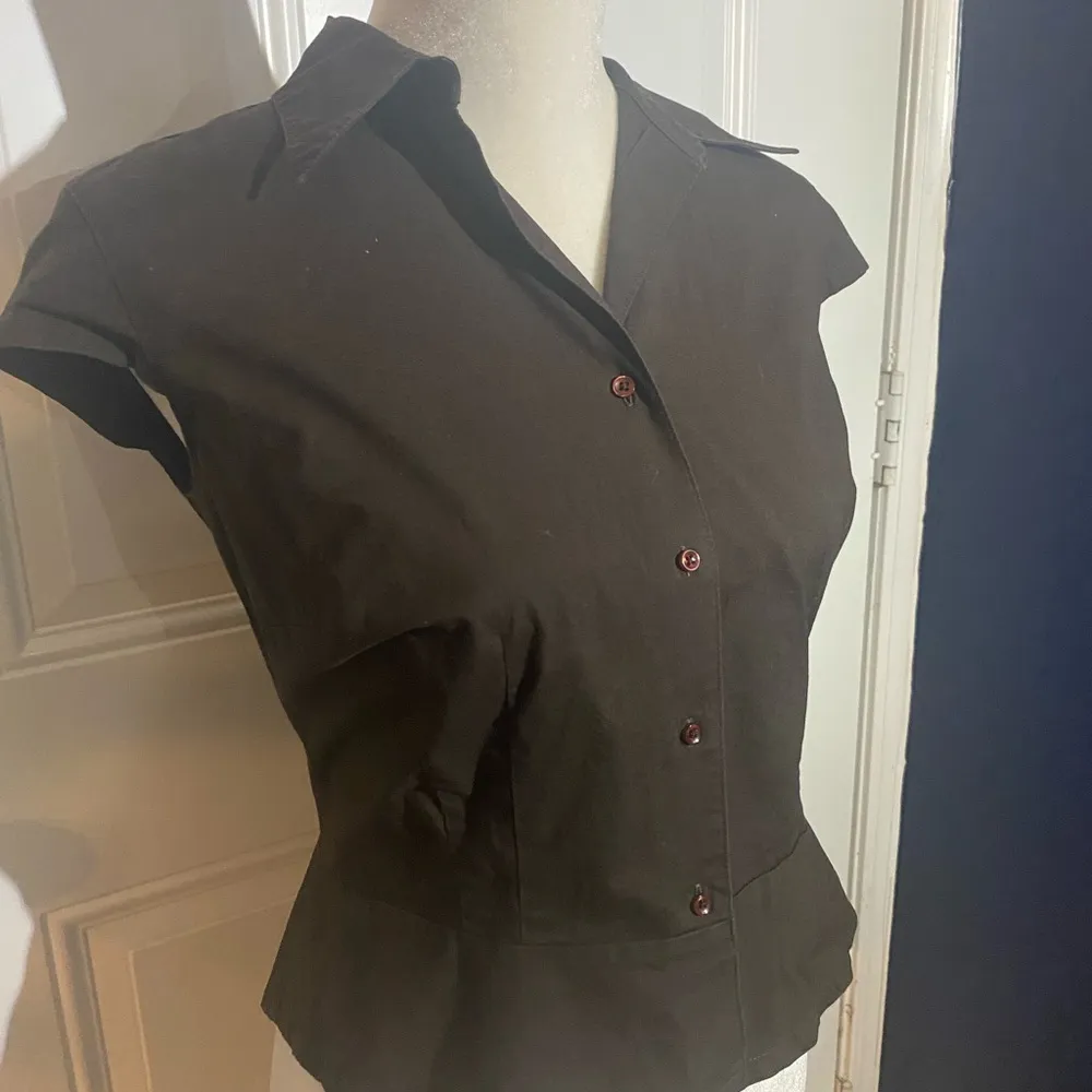 LOFT Brown Notched Collar Button Down Fitted Shirt - Image 3