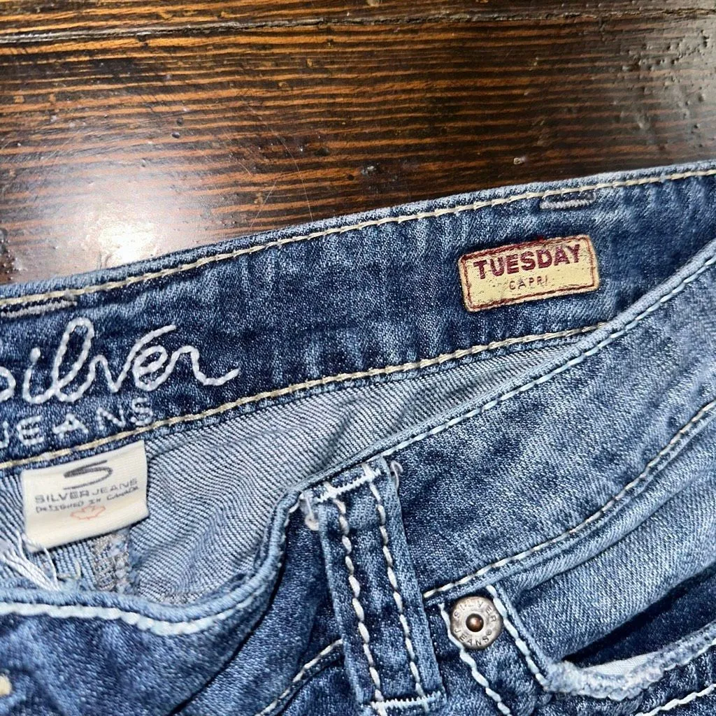 Silver Jeans Silver Suki distressed cowboycore size 18 capri jeans - Image 2