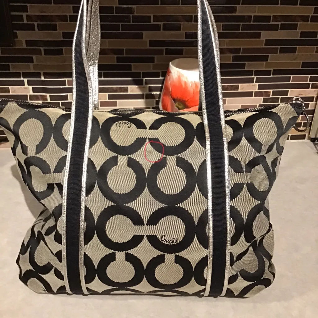 Coach Poppy Op Art Logo Glam Leather Silver Black Tote #L0985-13826 - Image 6