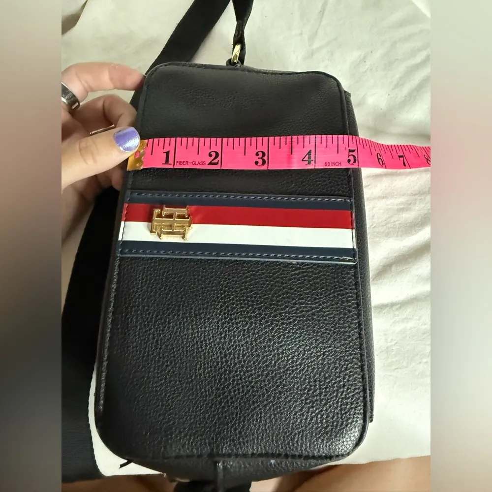 Vintage Tommy Hilfiger Navy Blue Faux Leather Crossbody Purse - Image 11