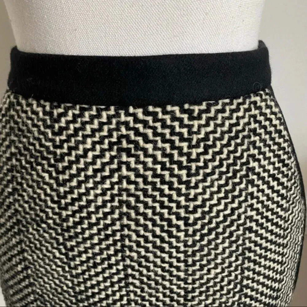 J. Crew • Chevron Wool Postage Stamp Mini Skirt - Image 5