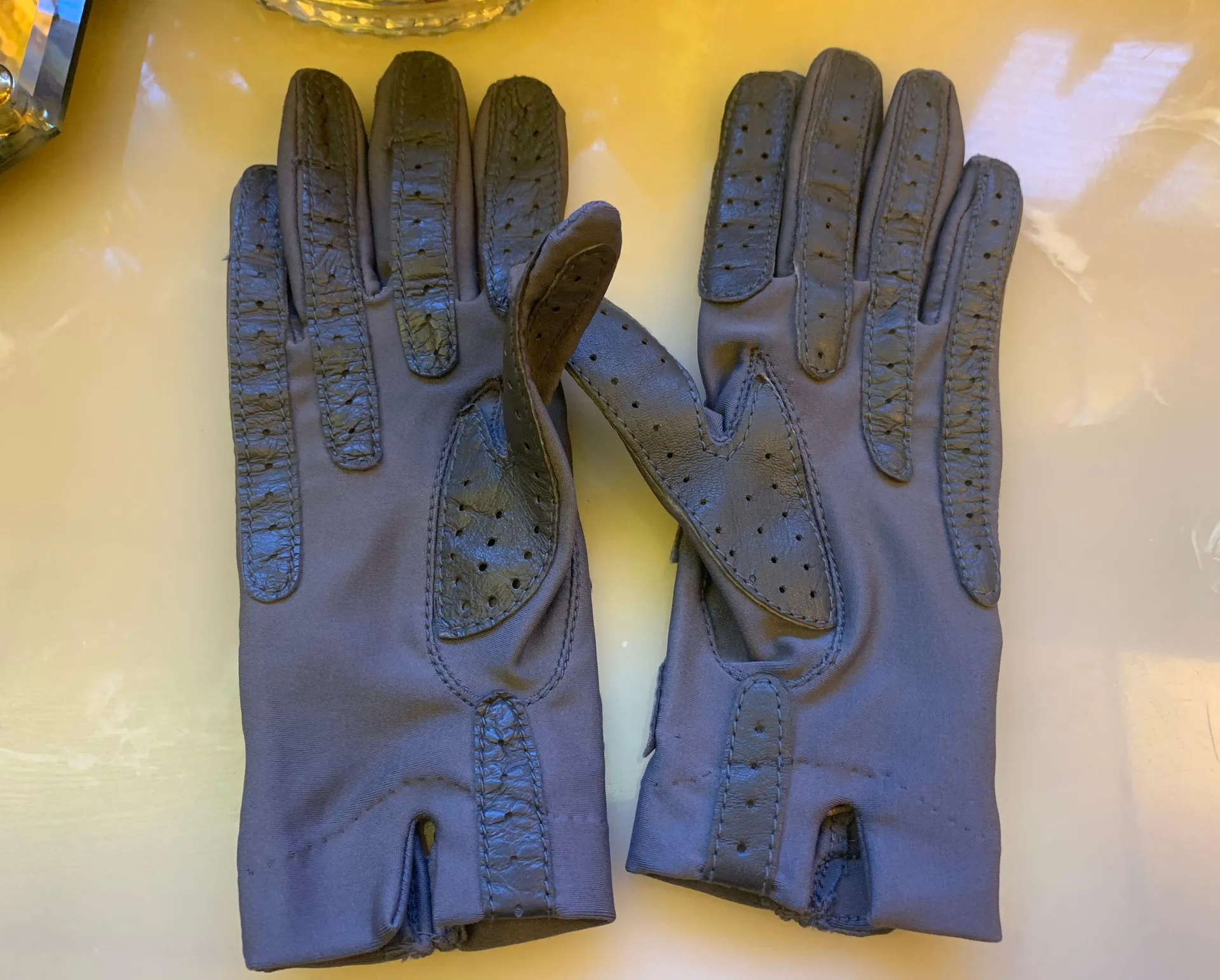Isotoner spandex driving gloves one size - Image 5