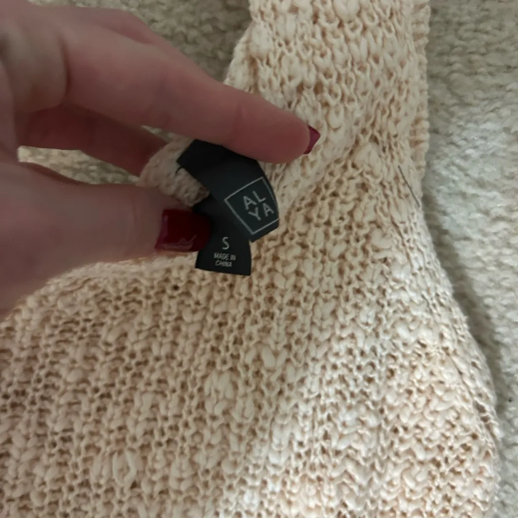 Cream Knit Women's Top - Image 3