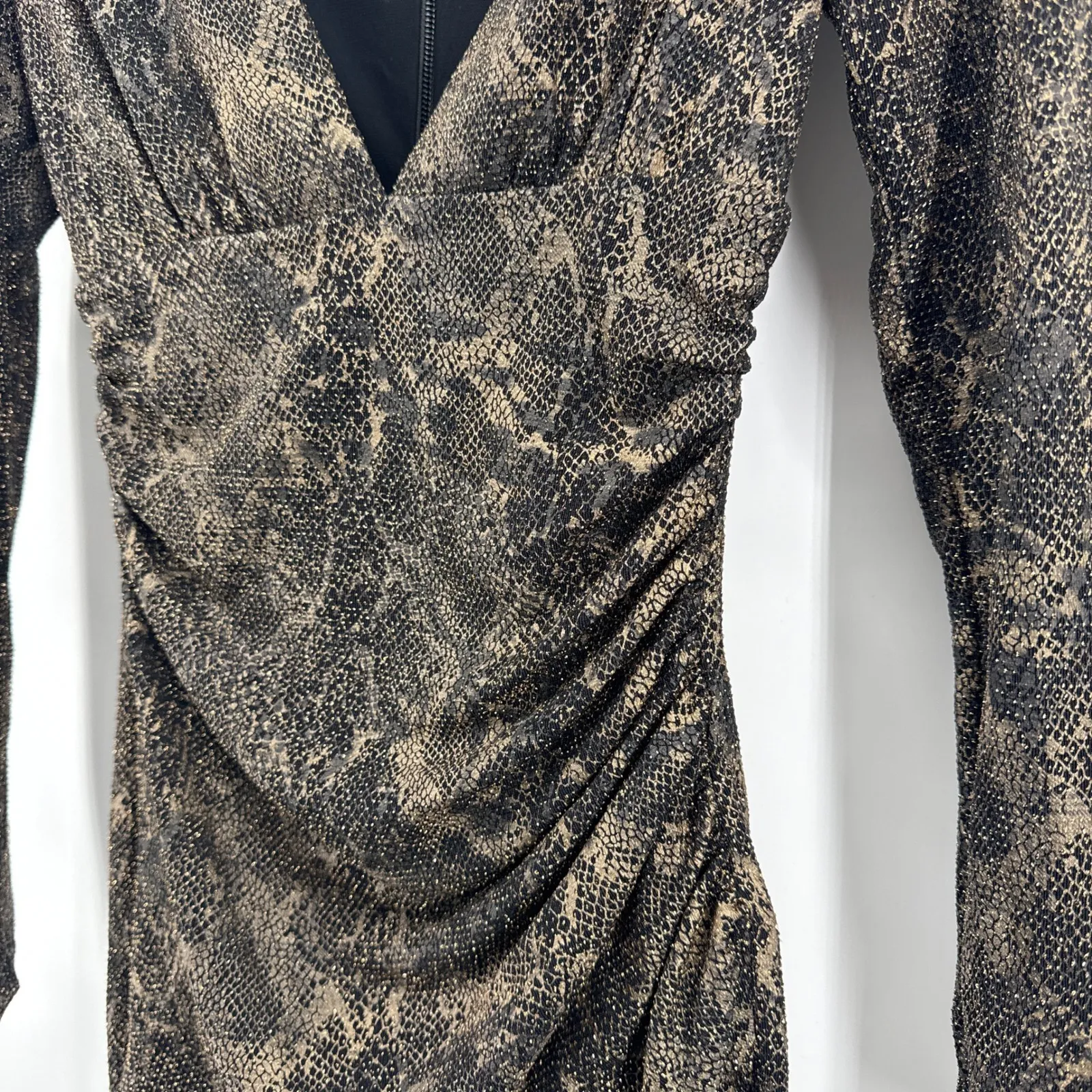 Alice + Olivia Diaz Plunging Long Sleeve Dress Black & Gold Ruched Mini Size 6 - Image 5