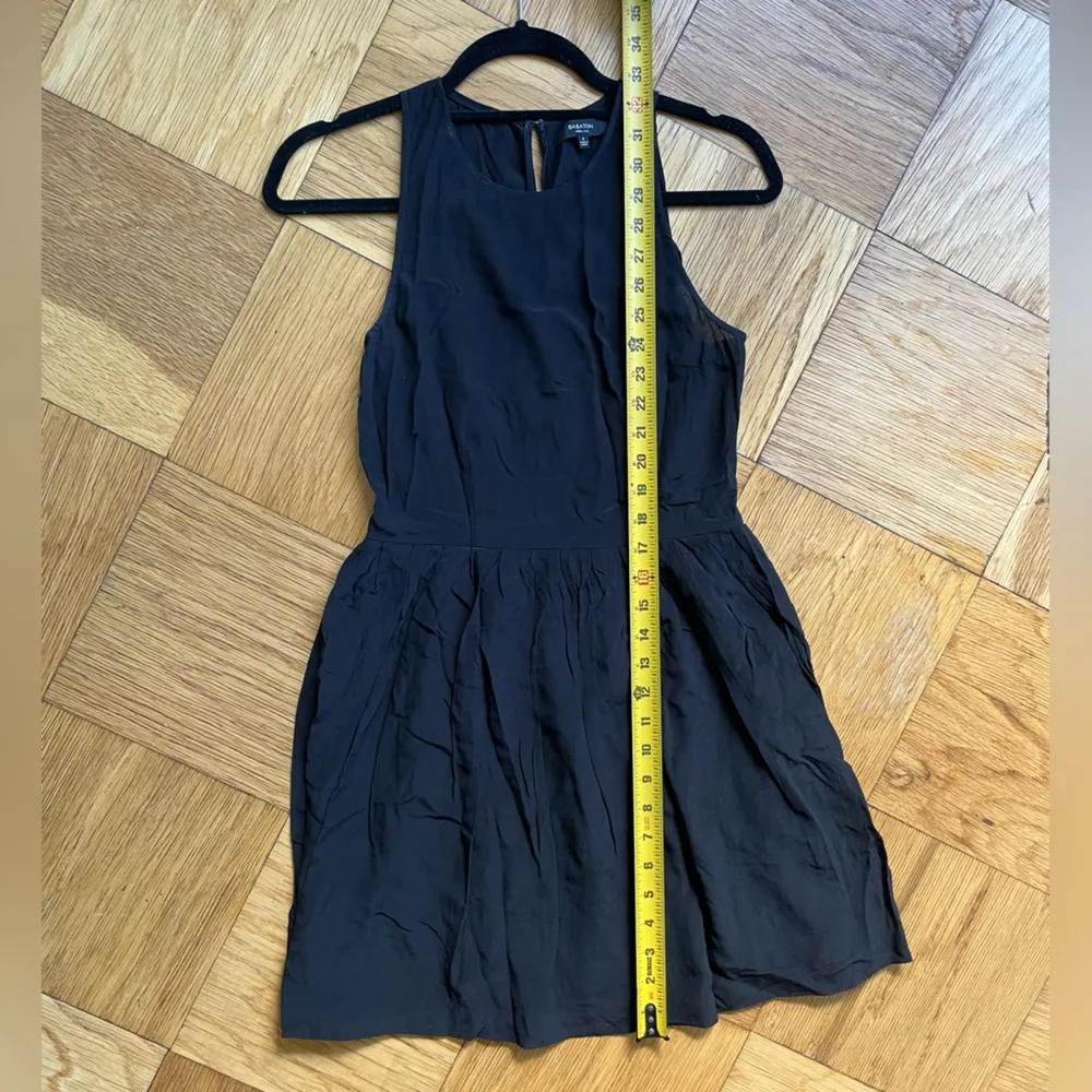 Aritzia Babaton 100% silk black sleeveless mini dress with pleated skirt size 0 - Image 7