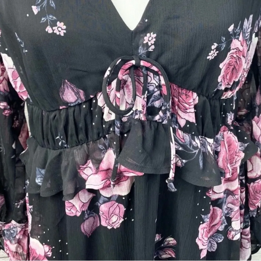 Long bell sleeve black and pink ruffle vneck floral dress size small - Image 5