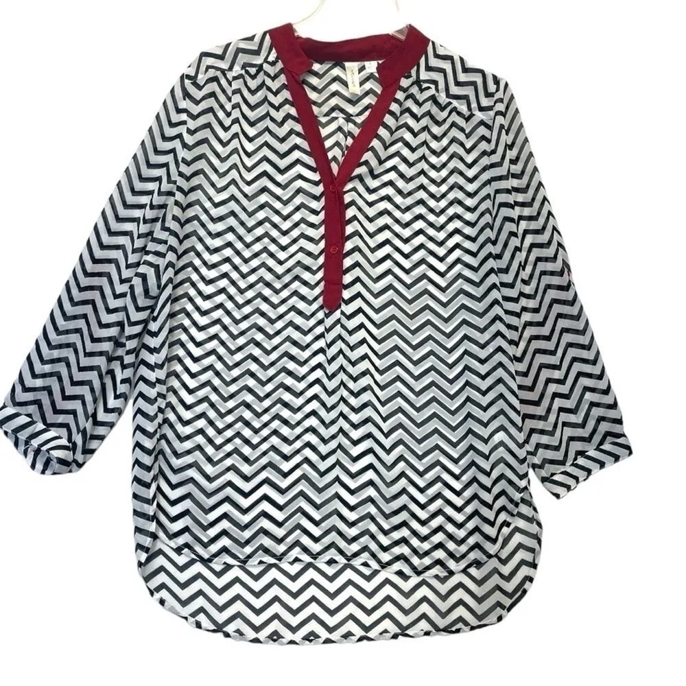 Tacera Tunic Blouse black white red chevron printed design polyester Size Large - Image 7