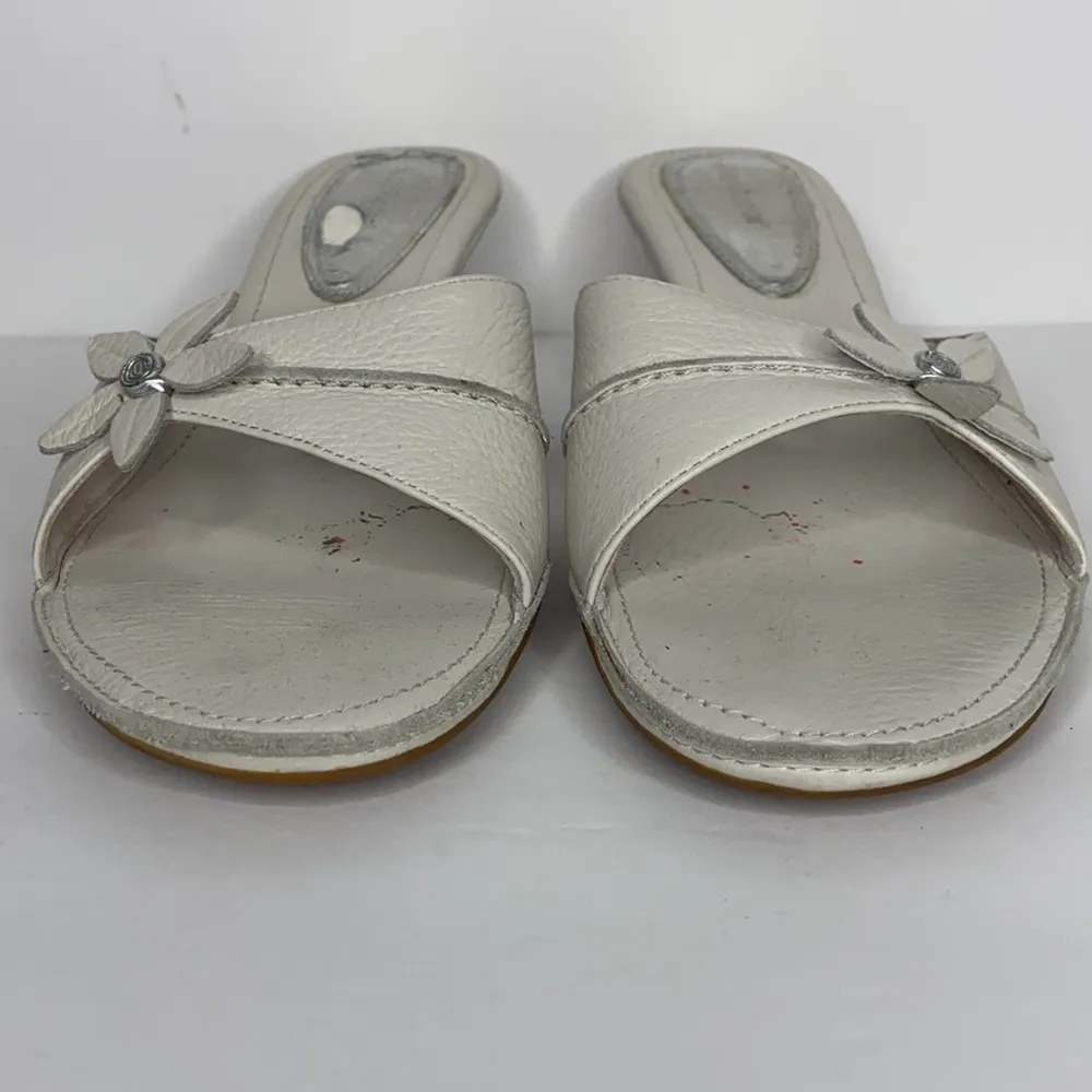 Hush Puppies White Leather Slip On Floral Sandals Size 9 - Image 3