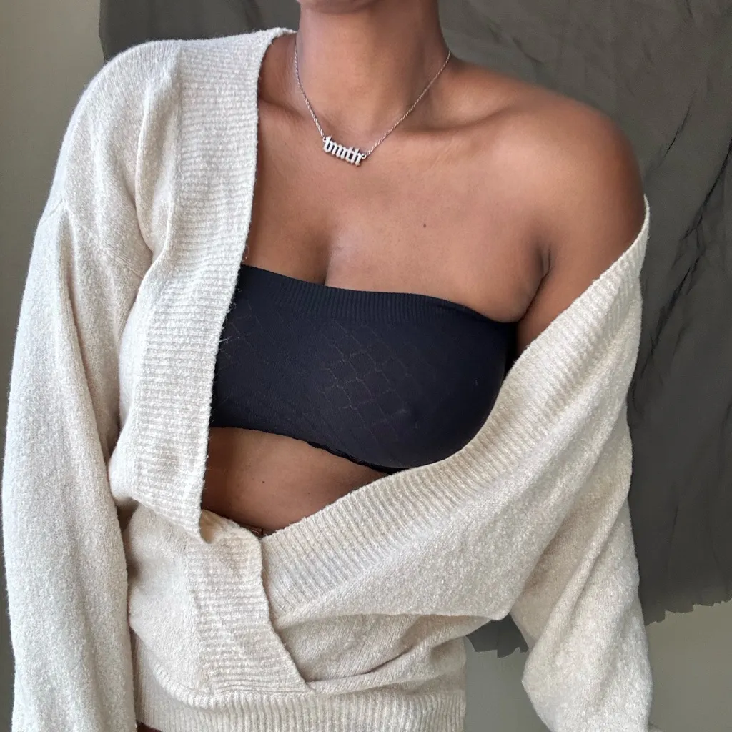 Silence + Noise Cream Deep V Cardigan size Small - Image 2