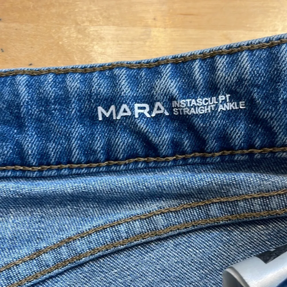 DL1961 Mara Instasculpt Straight Ankle Jeans - Image 4