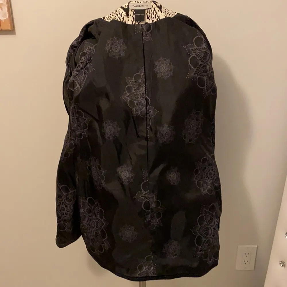 Desigual Black White Floral Embroidered Jacket - Image 13