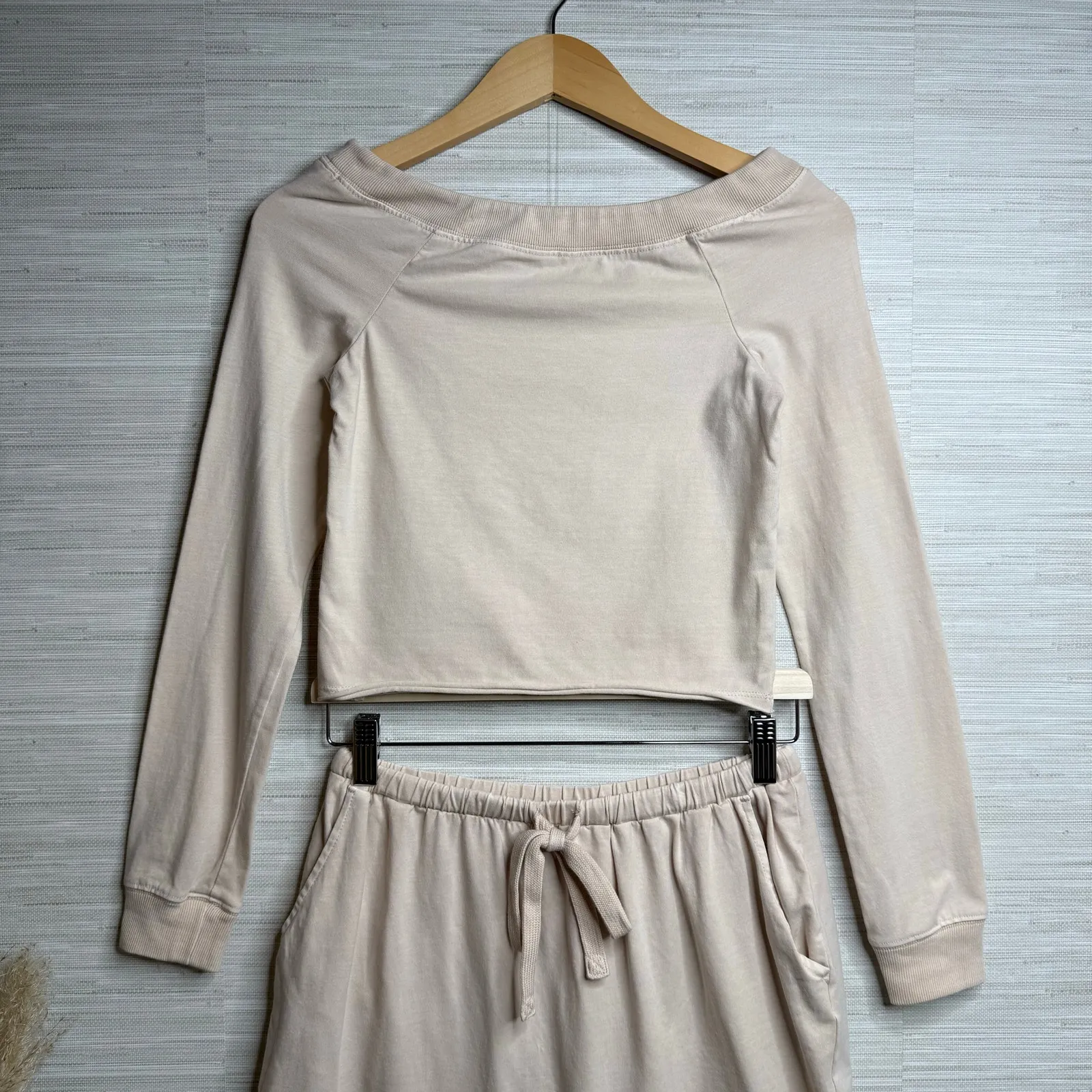 Free People set shorts and crop top co-ord matching set yoga activewear Small - Image 2