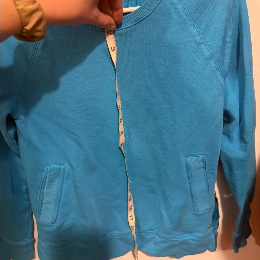 Lilly Pulitzer Luxletic Beach Comber Pullover Blue XS - Image 2