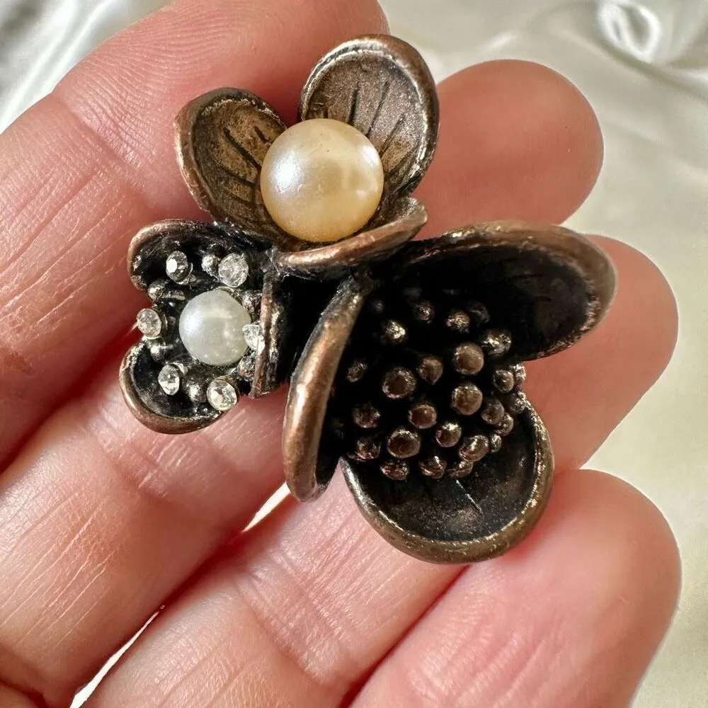 Faux pearl flower cluster cocktail ring - Image 3