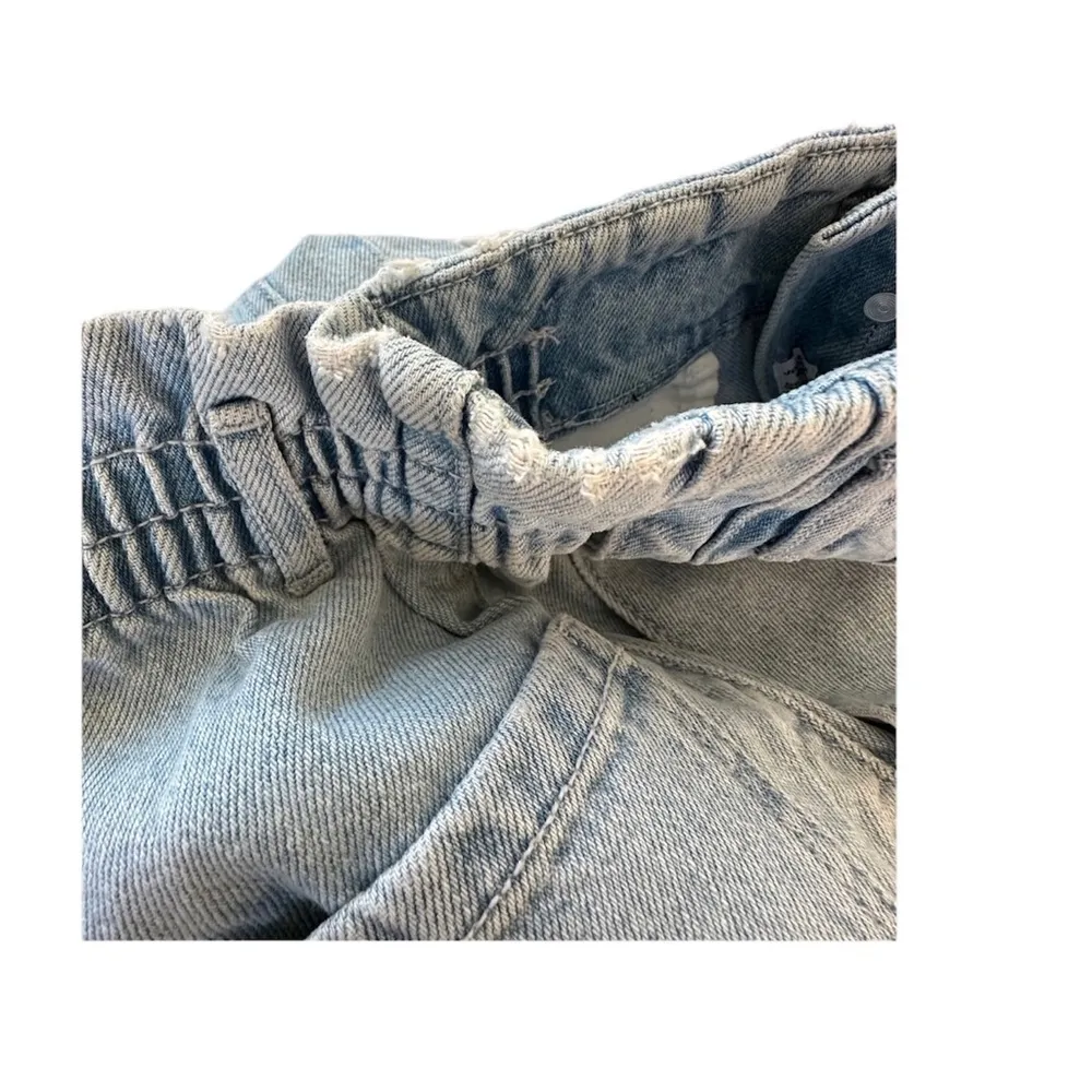 Light Wash Distressed High Waist Paperbag Pleated Cotton Denim Jean Shorts - Image 5