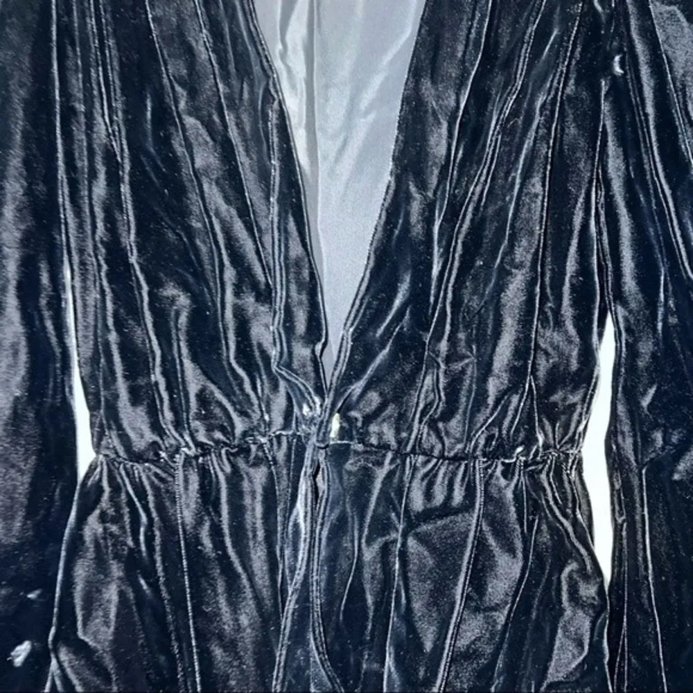Vintage vtg  black Velvet blazer size 5/6 - Image 2