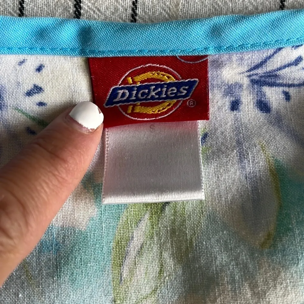 Dickies • floral hibiscus beach tropical vacation scrub top - Image 11