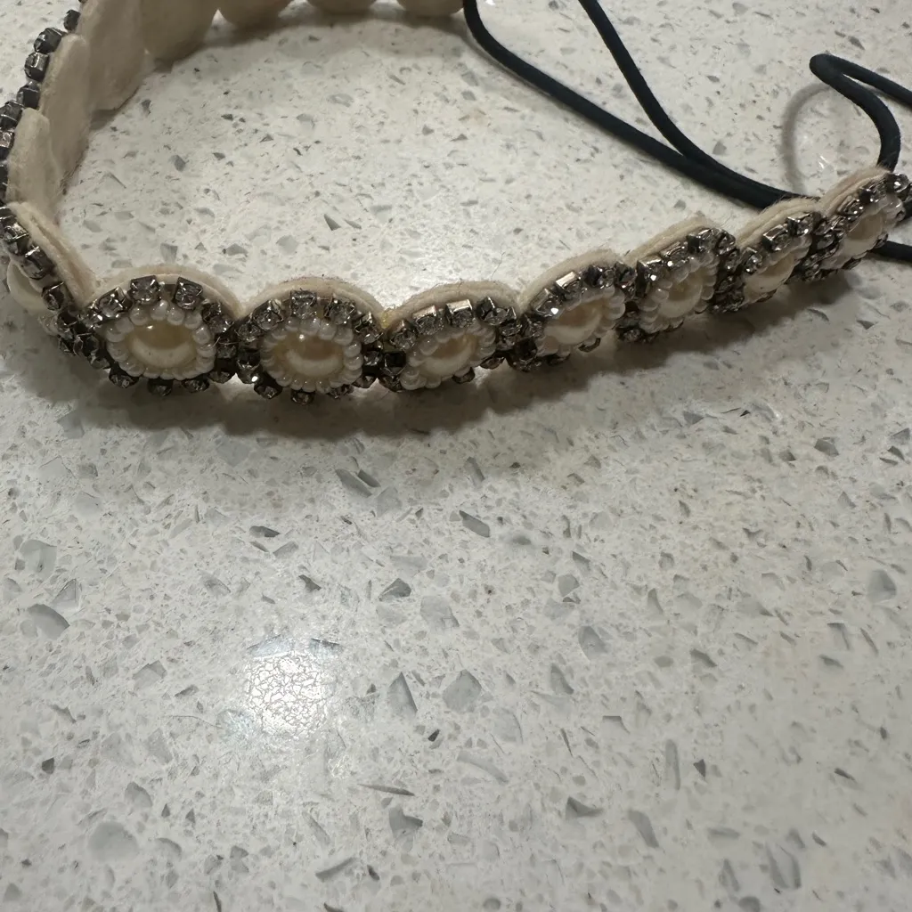 Elegant Pearl and Crystal Headband Silver - Image 6