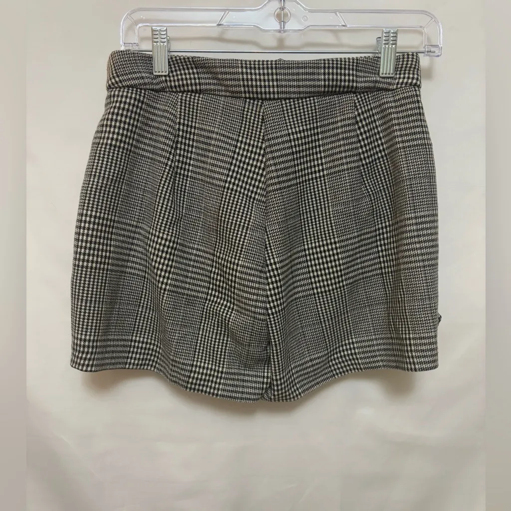 Zara Basic Collection Womens Ruffle Shorts Black/White Print‎ Size Medium - Image 4