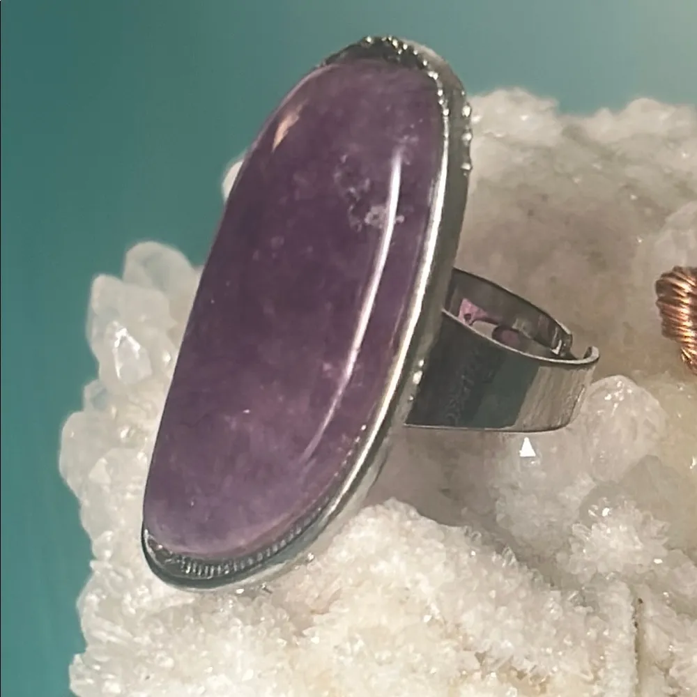 Artisan Silver Tone Statement Ring with Cabochon Freeform Amethyst Stone Purple - Image 2