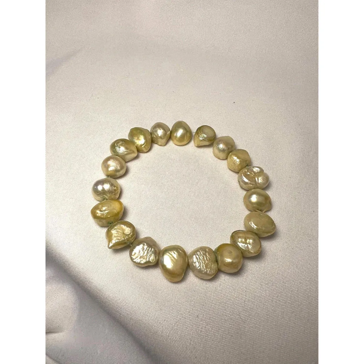 Vintage beautiful ivory yellow faux pearl string bracelet - Image 5
