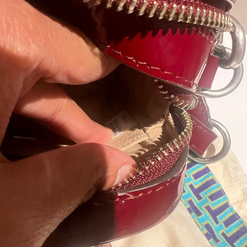 Tory Burch Perry Bombe Red Crossbody Bag with Embossed Emblem - Image 10