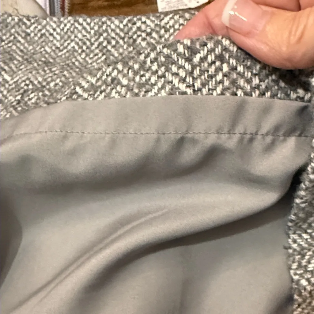 TALBOTS Gray Tweed Pencil Skirt Size 8P - Image 5