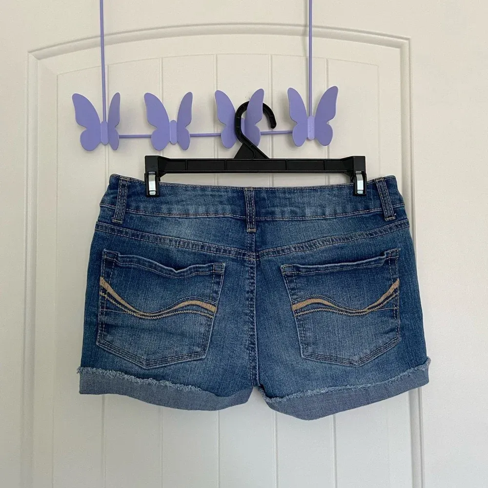 SO junior’s folded cuff denim‎ shorts — size 9 - Image 3