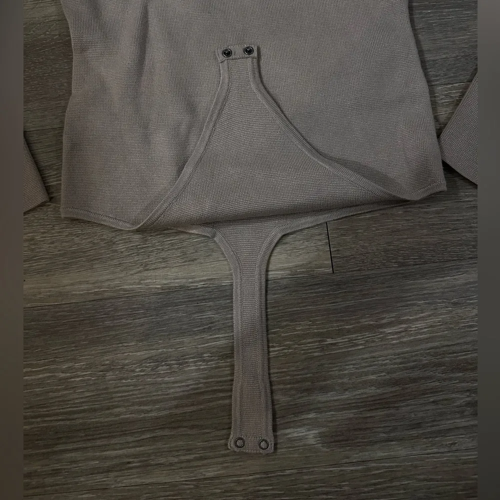 Abercrombie and Fitch Tan Sweetheart Bodysuit - Image 4