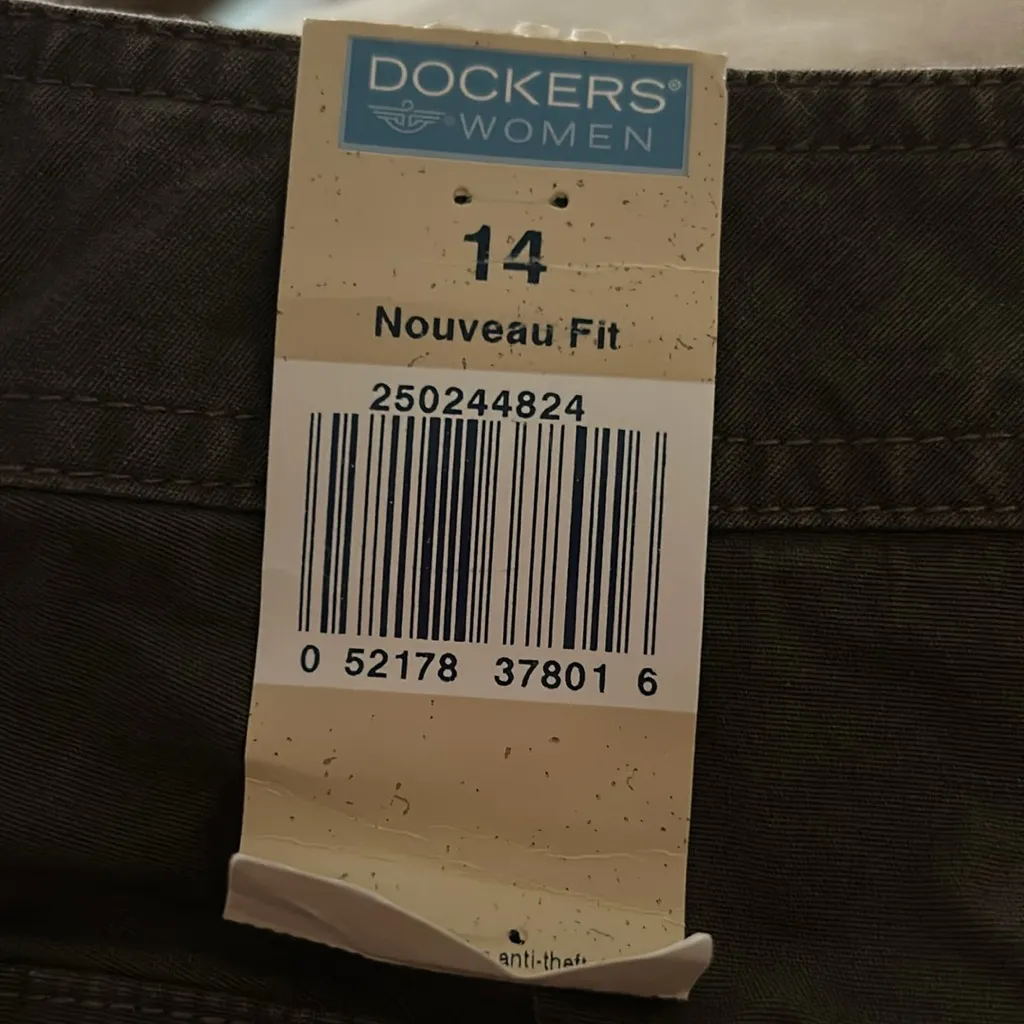 DOCKERS Long Cargo Knee Length Shorts Sz 14 Brown Safari Pockets‎ Boho Beach - Image 7