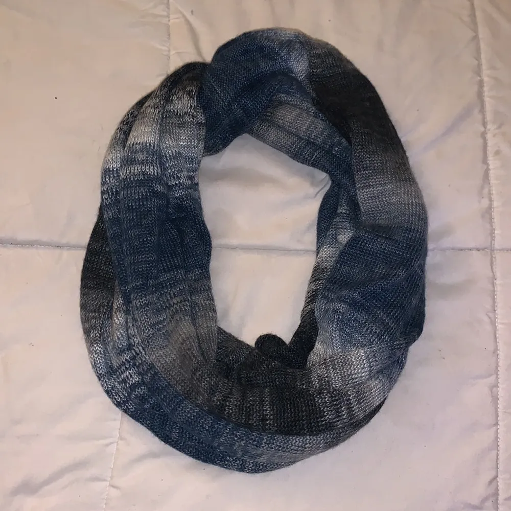 2 Woman’s Scarves Blue - Image 2