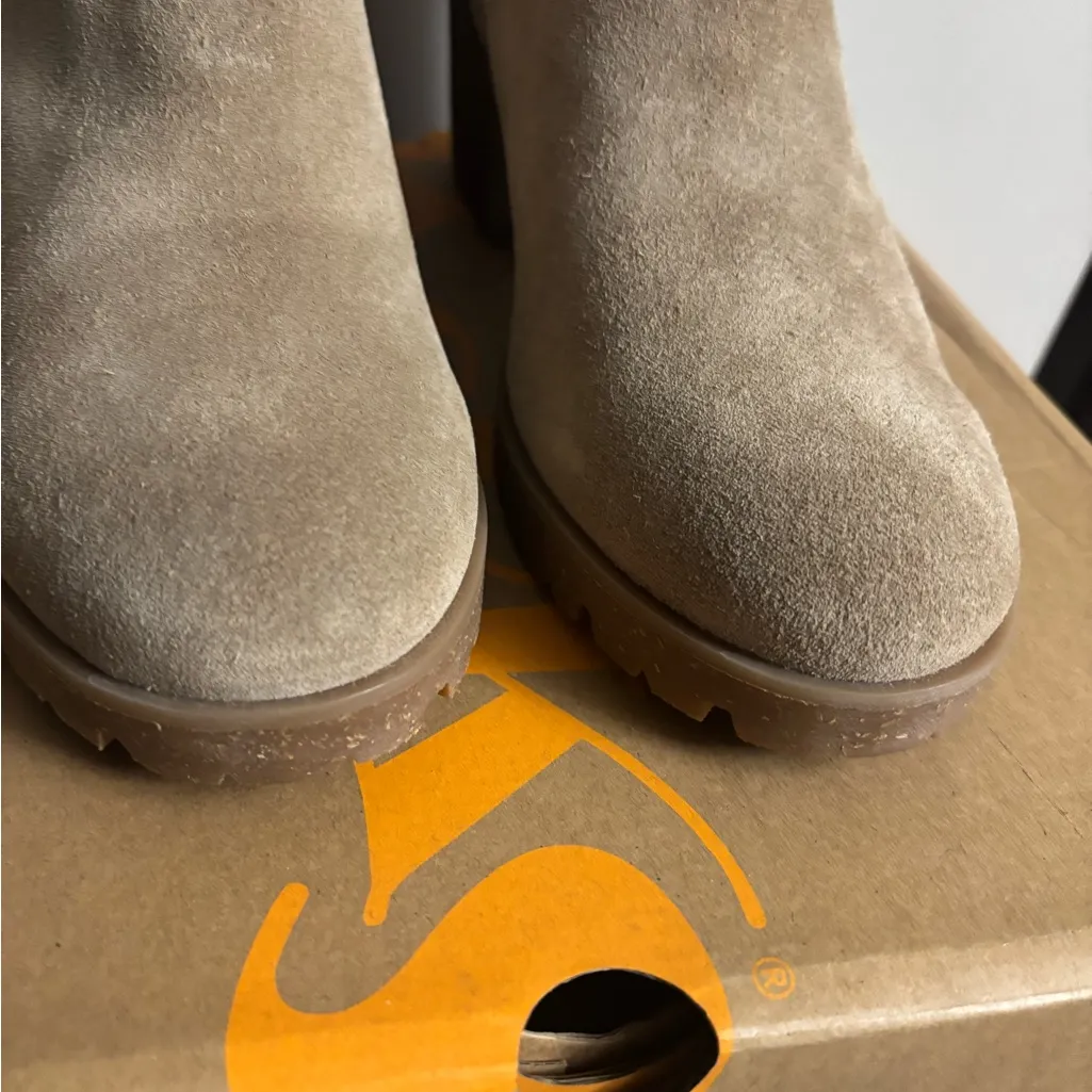 KORKS Women's Esmerelda Lug Sole Booties brand new - Image 4