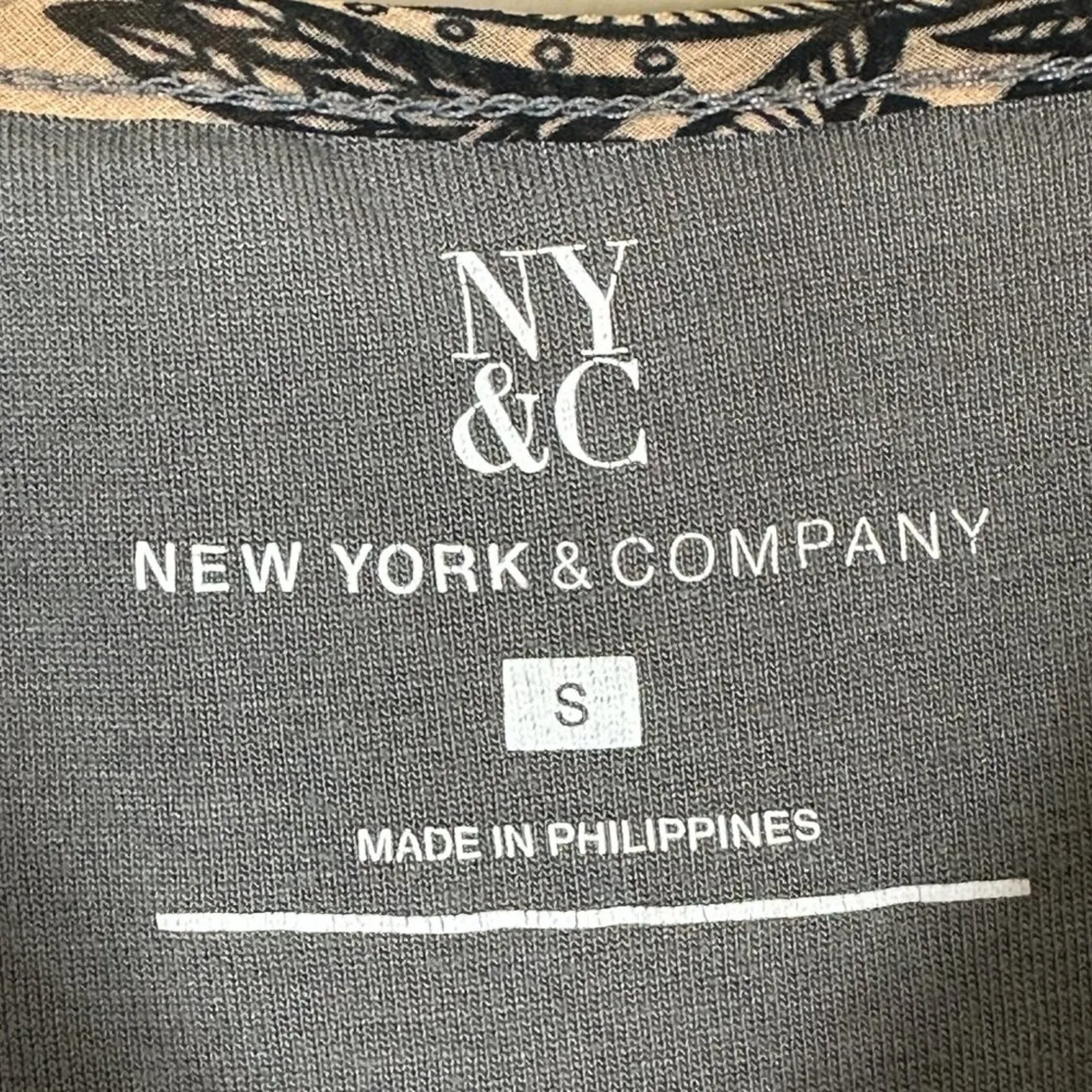 New York & Company Tank Top Womens S Gray Beige Abstract Ruffle Chiffon Boho - Image 5