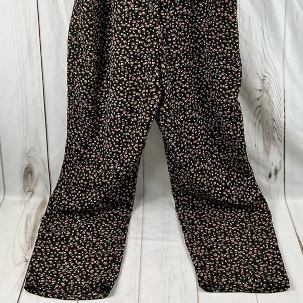 e.ssue jumpsuit/ romper size small - Image 9